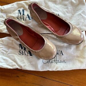 Cole Haan Cream Flats Classic Comfort Design